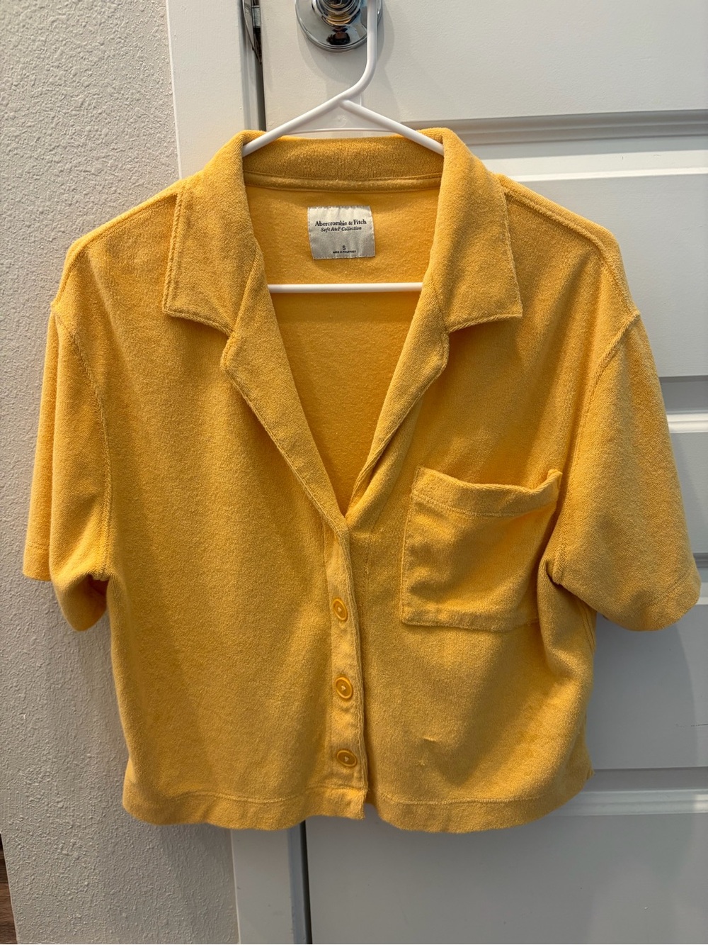 Women’s Abercrombie & Fitch Yellow Terry Cloth Button Down Shirt